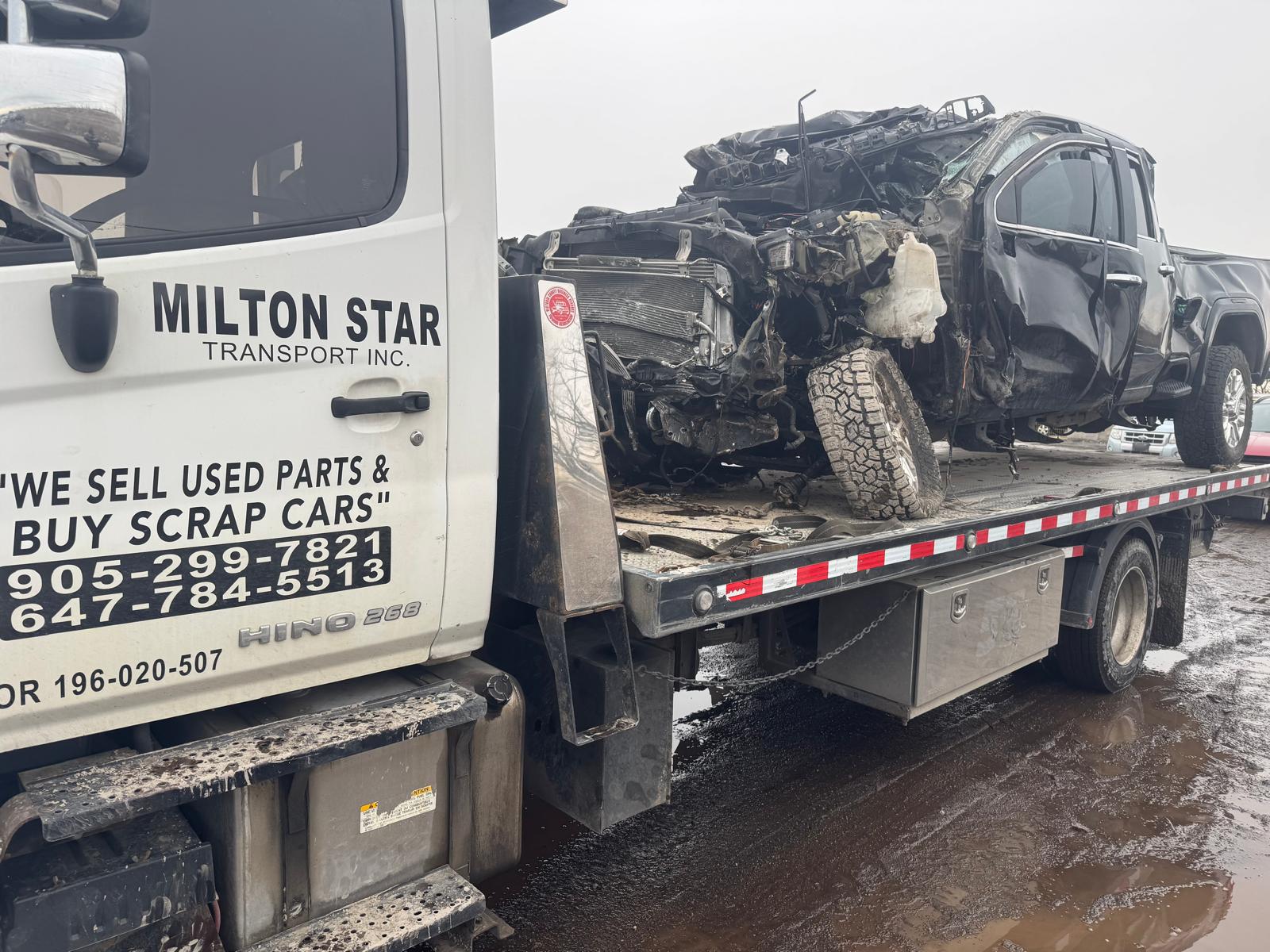 Milton Star Transport flatbed with Ford Bronco